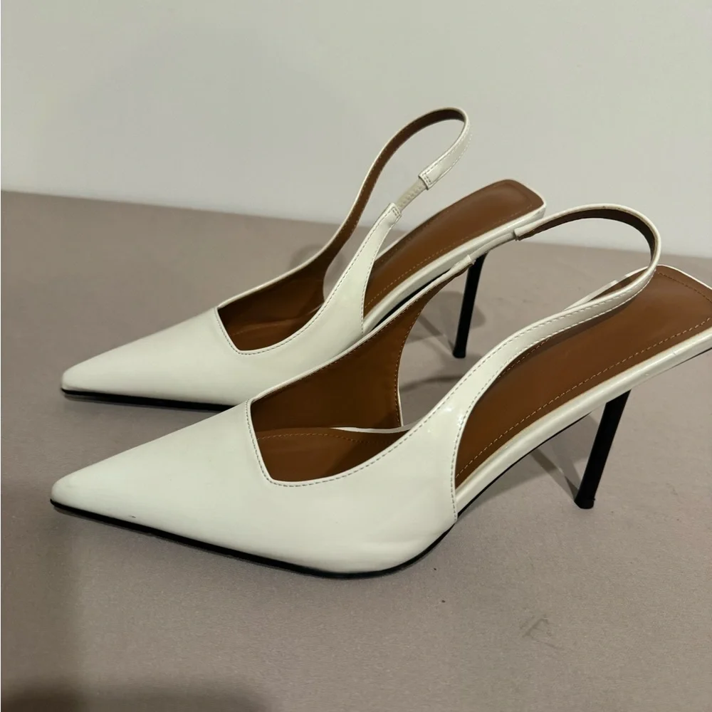 White shoes size 9 - Picture 12 of 16